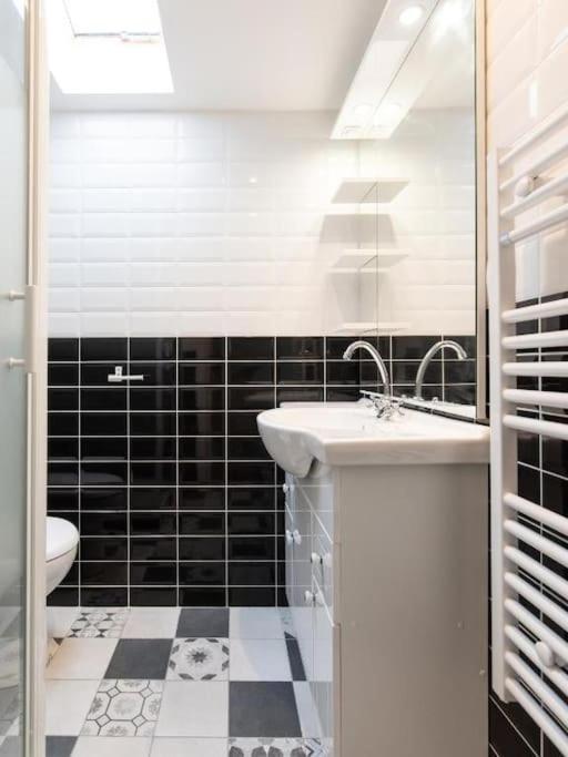Bourgoin-Jallieu Le Paris Eiffel - Appartement Cosy En Plein Centre מראה חיצוני תמונה