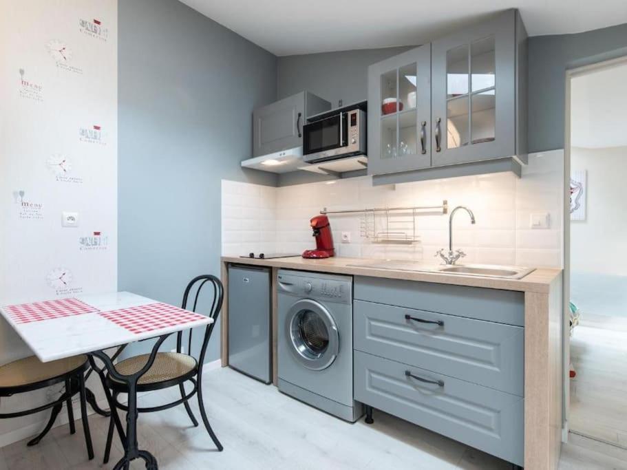 Bourgoin-Jallieu Le Paris Eiffel - Appartement Cosy En Plein Centre מראה חיצוני תמונה